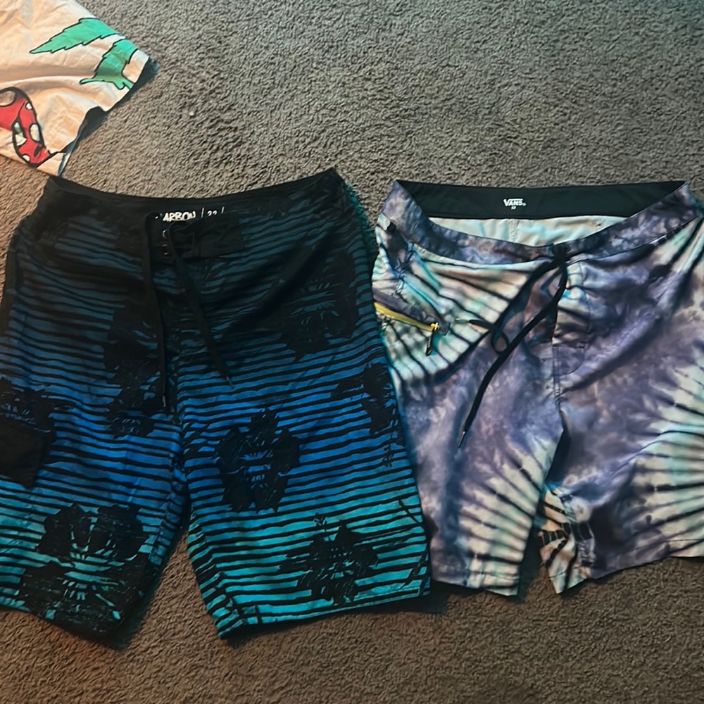 2 shorts for 25$ 32 waist